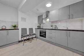 Lovely 1-bed Studio in Feltham