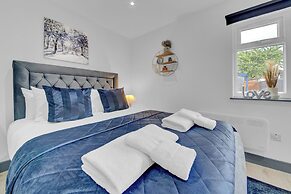 Lovely 1-bed Studio in Feltham
