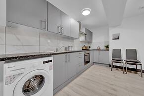 Inviting 1-bed House in Feltham
