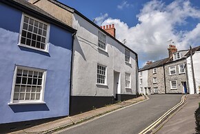 1 Dolphin Cottages