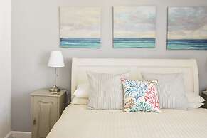1 Dolphin Cottages