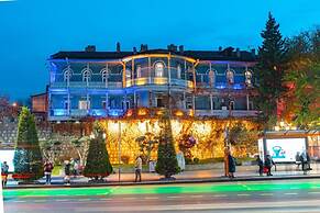 Blue Balcony Hotel