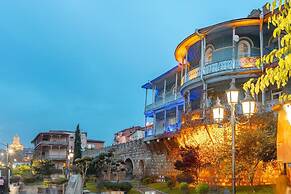 Blue Balcony Hotel