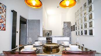 1-bed Loft Apartment - Free Parking, Central