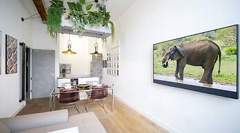 1-bed Loft Apartment - Free Parking, Central