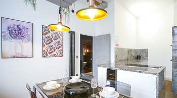1-bed Loft Apartment - Free Parking, Central