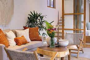 Villa Manusa by Villa Finder