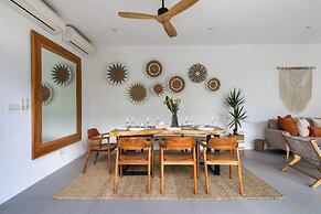 Villa Manusa by Villa Finder