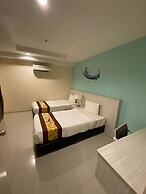 AnyLodge Waterfront Marina Island Pangkor