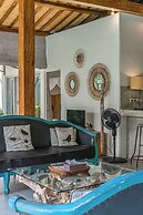 Villa Palm Tree