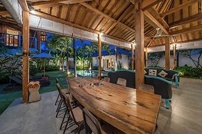 Villa Palm Tree