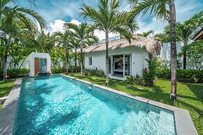 Villa Palm Tree