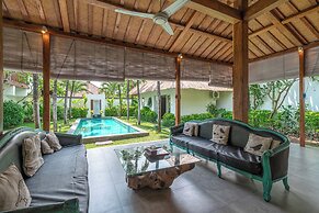 Villa Palm Tree