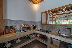 Villa Palm Tree
