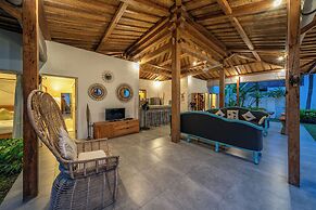 Villa Palm Tree