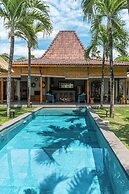 Villa Palm Tree