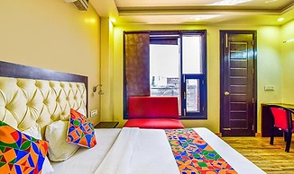 Fabhotel Sr Residency