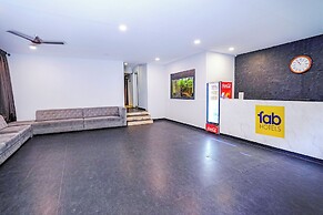 Fabhotel Earth