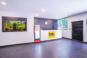 Fabhotel Earth