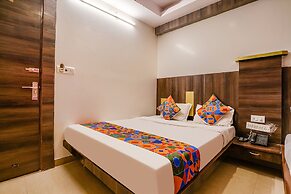 Fabhotel Kingdom Sai