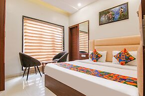 FabHotel Golden City