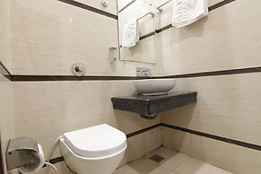 FabHotel Golden City