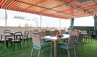 Fabhotel Prime Finesse
