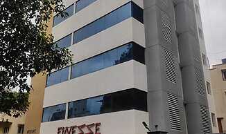 Fabhotel Prime Finesse