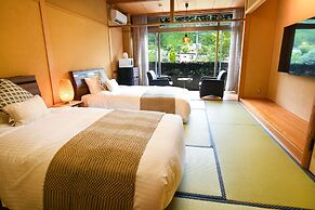 YUFUIN FLORAL VILLAGE HOTEL