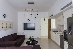 2 bedroom apartment by Hilton Beach