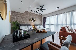 4Pax Studio with Magnificent View PJ SS2