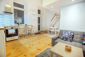 Cute gallery flat in Budapest Pearl