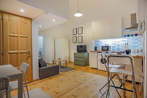 Cute gallery flat in Budapest Pearl