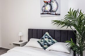 Modern Apartment Walking from the beach