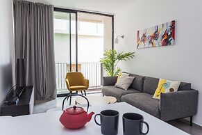 Modern Apartment Walking from the beach