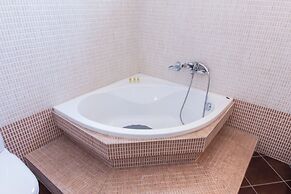 Gorgeous Apt w Magical View GC 3332-02