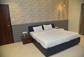 HOTEL MAYUR