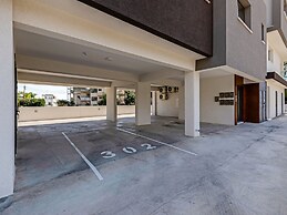 Sanders Triple - Nice 1-bdr Apt With Balcony
