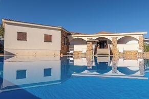 Chic Villa Antonina Num2180