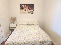 iHost Suites Downtown Toronto