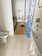 iHost Suites Downtown Toronto
