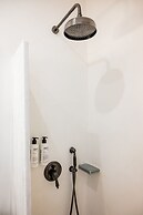 aniko suites White Alley