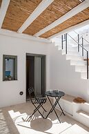 aniko suites White Alley