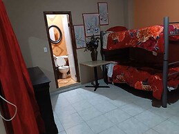 HOSPEDAJE BARATO MI CASITA DE COLORES