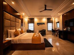HUE GUH The Porto Candolim