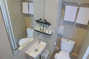 Front One Boutique Hotel Taman Anggrek