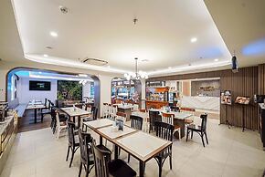 Front One Boutique Hotel Taman Anggrek