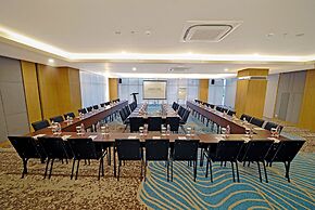 Front One Boutique Hotel Taman Anggrek