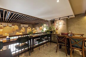 Flower Beachstay & Coffee