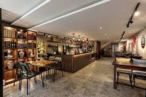 Flower Beachstay & Coffee
